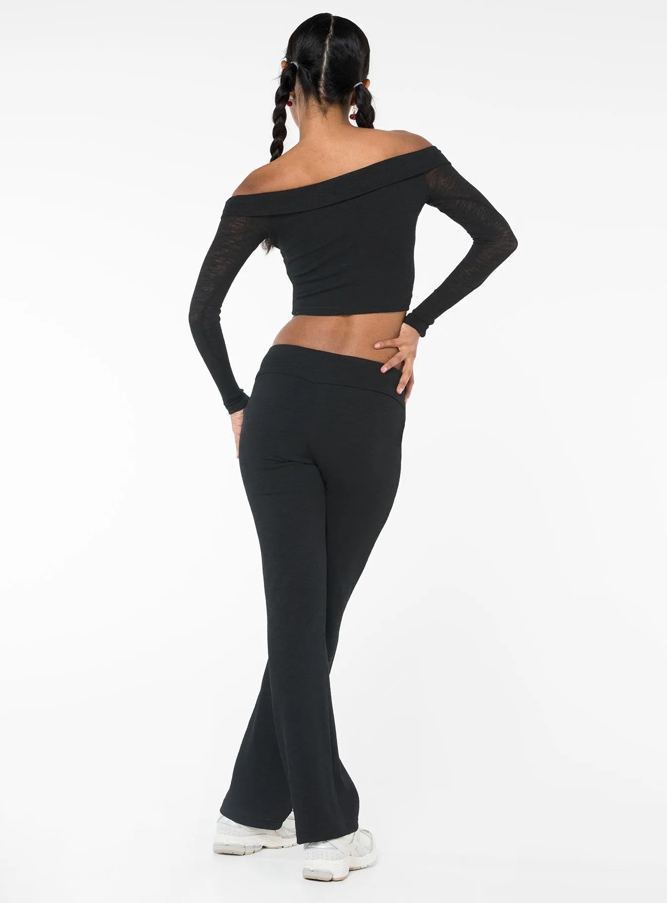Soft Material Slim Look Fit Laurenita Pants Black