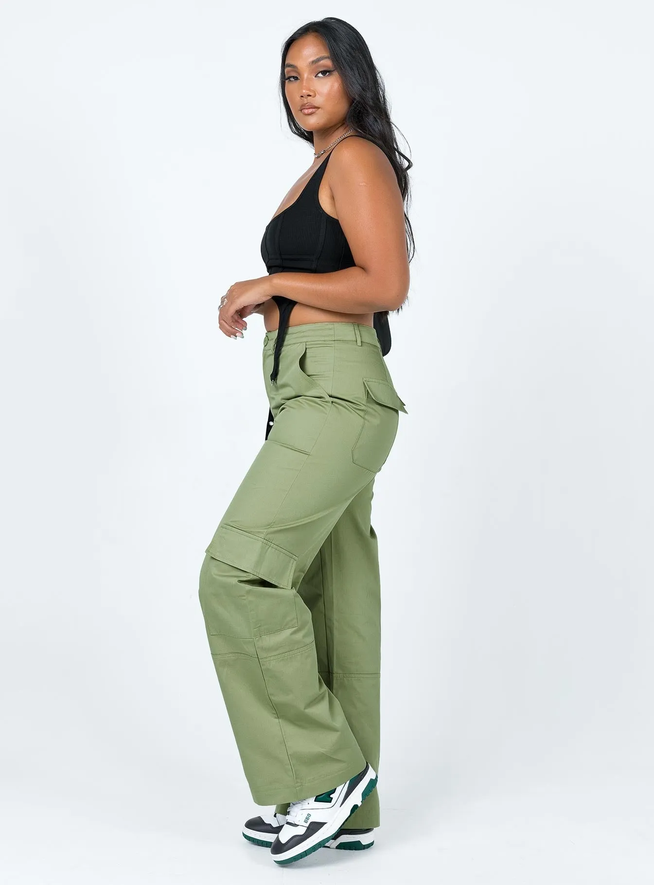 Structured fabric Comfort waistband Luna Mid Rise Cargo Pants Green