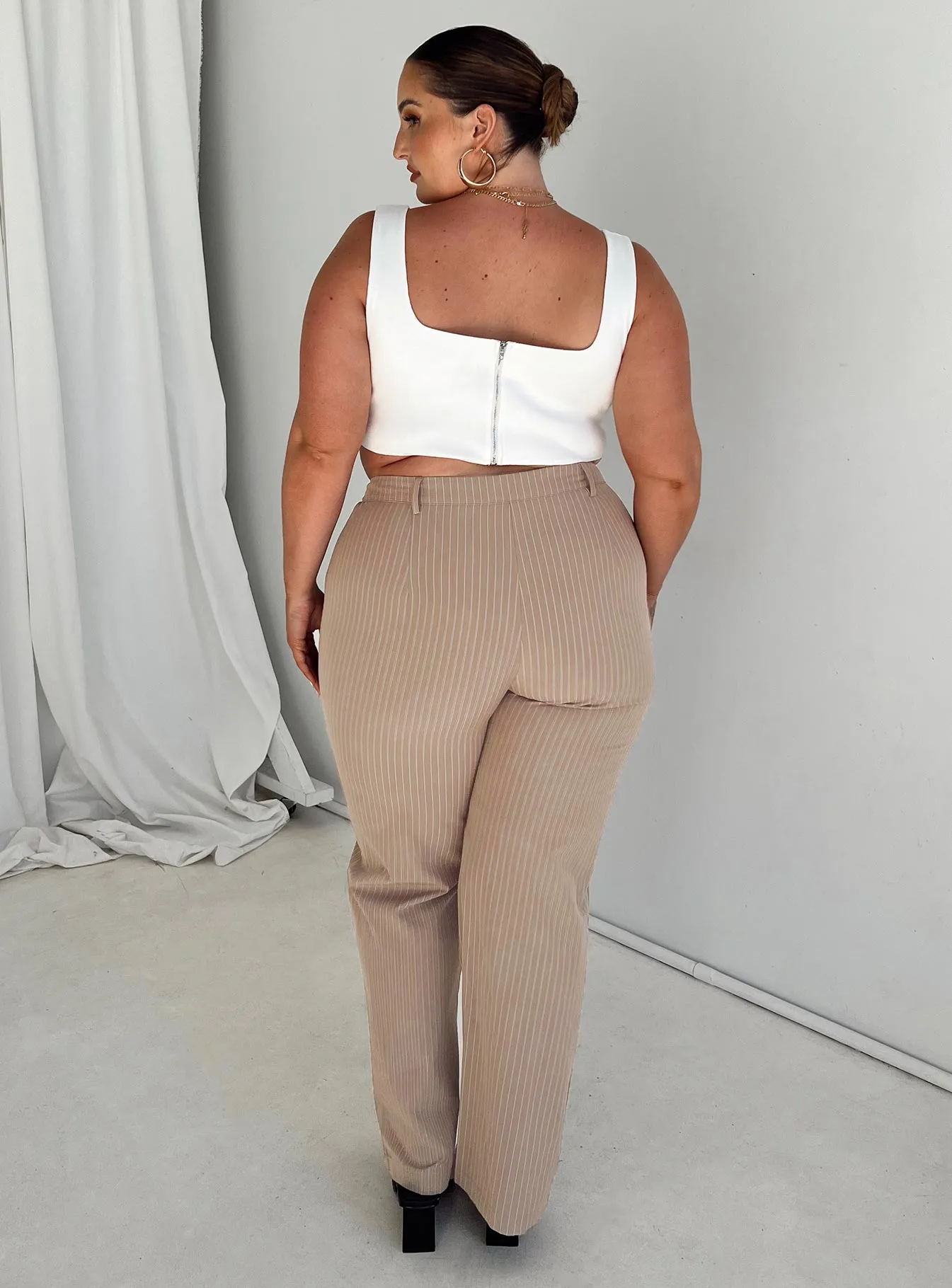 Titius Pants Beige Curve Stylish Appearance