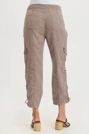 Soft Motion XCVI SELMY CROPPED CARGO  - TAN
