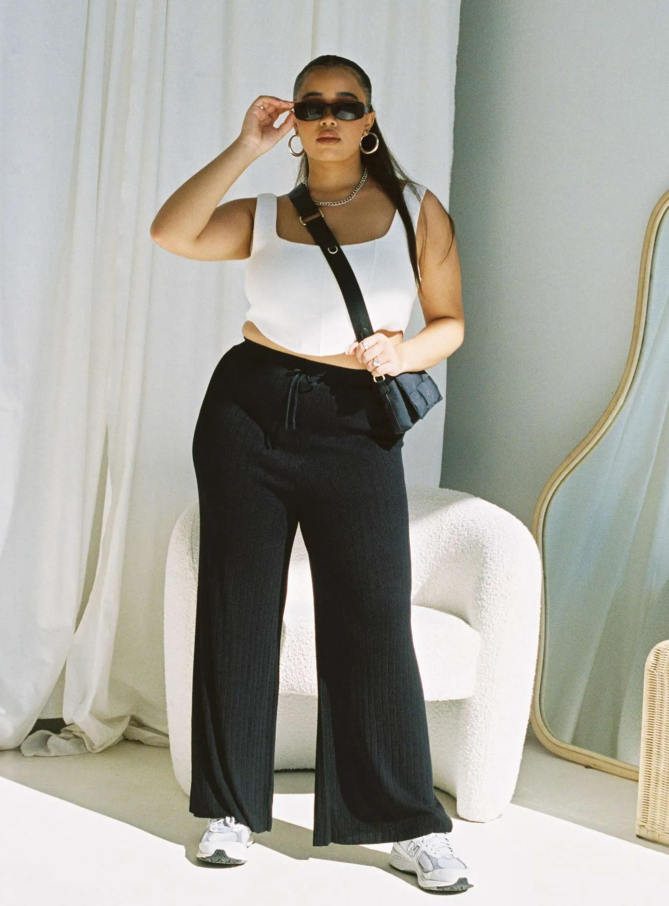 Smooth Texture Majid Pants Black Curve
