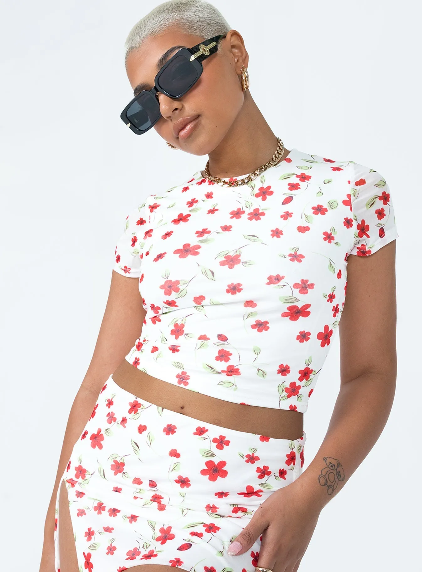 Vintage authenticity Ribbed Neckline Bold Move Top White Floral