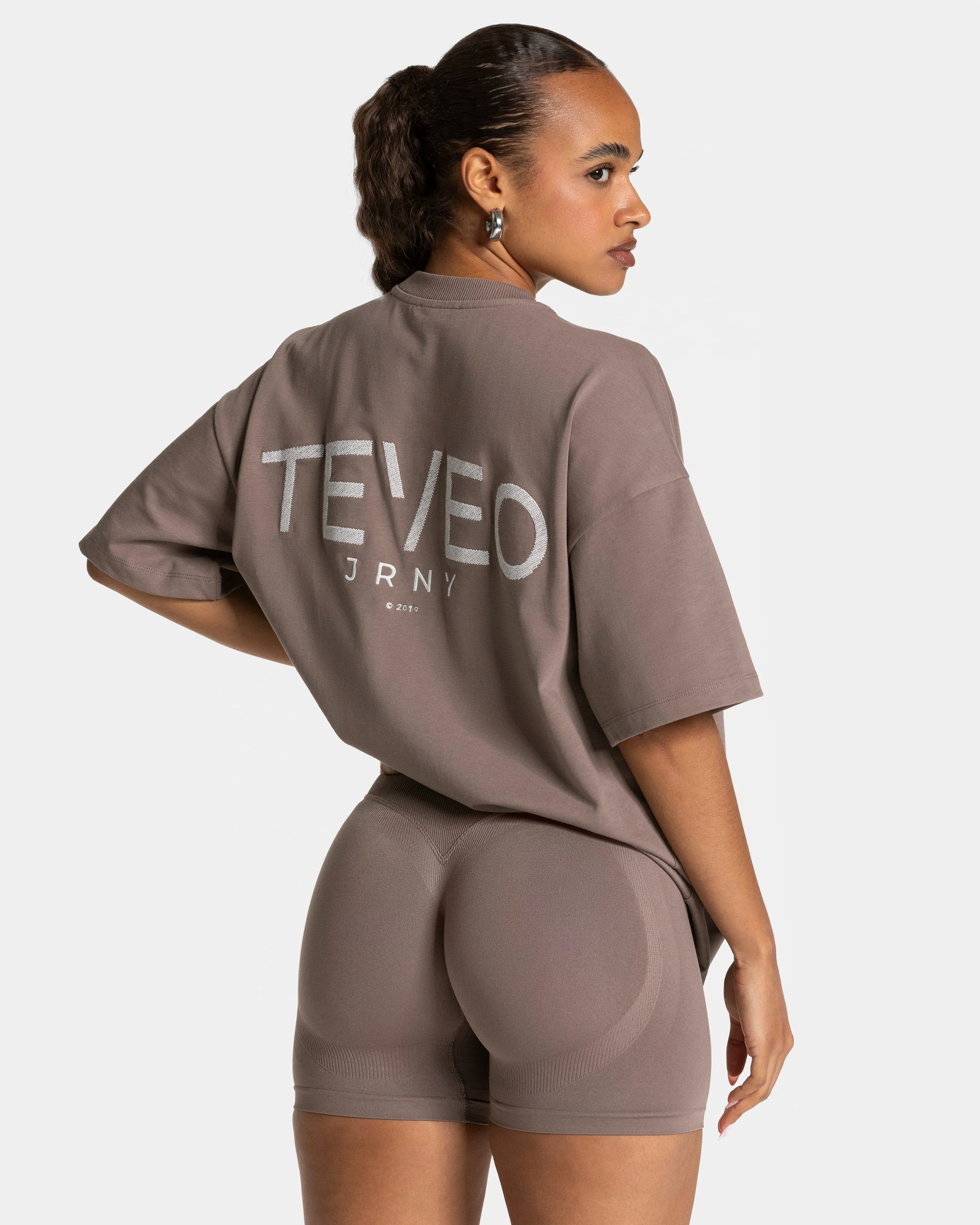 Easy and Relaxed Journey Oversized T-Shirt "Mokka"