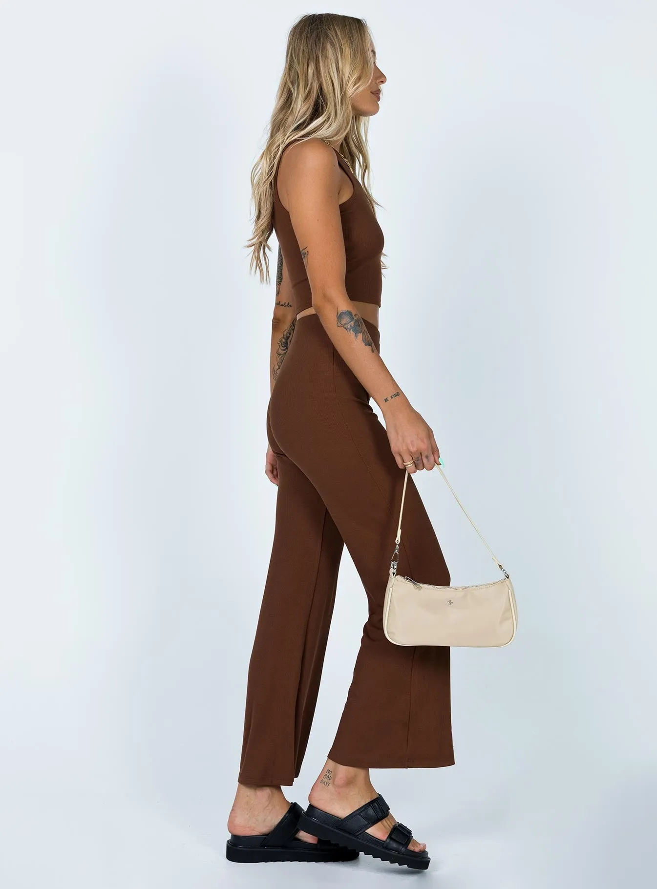 Marnie Set Chocolate WindResistantMaterial