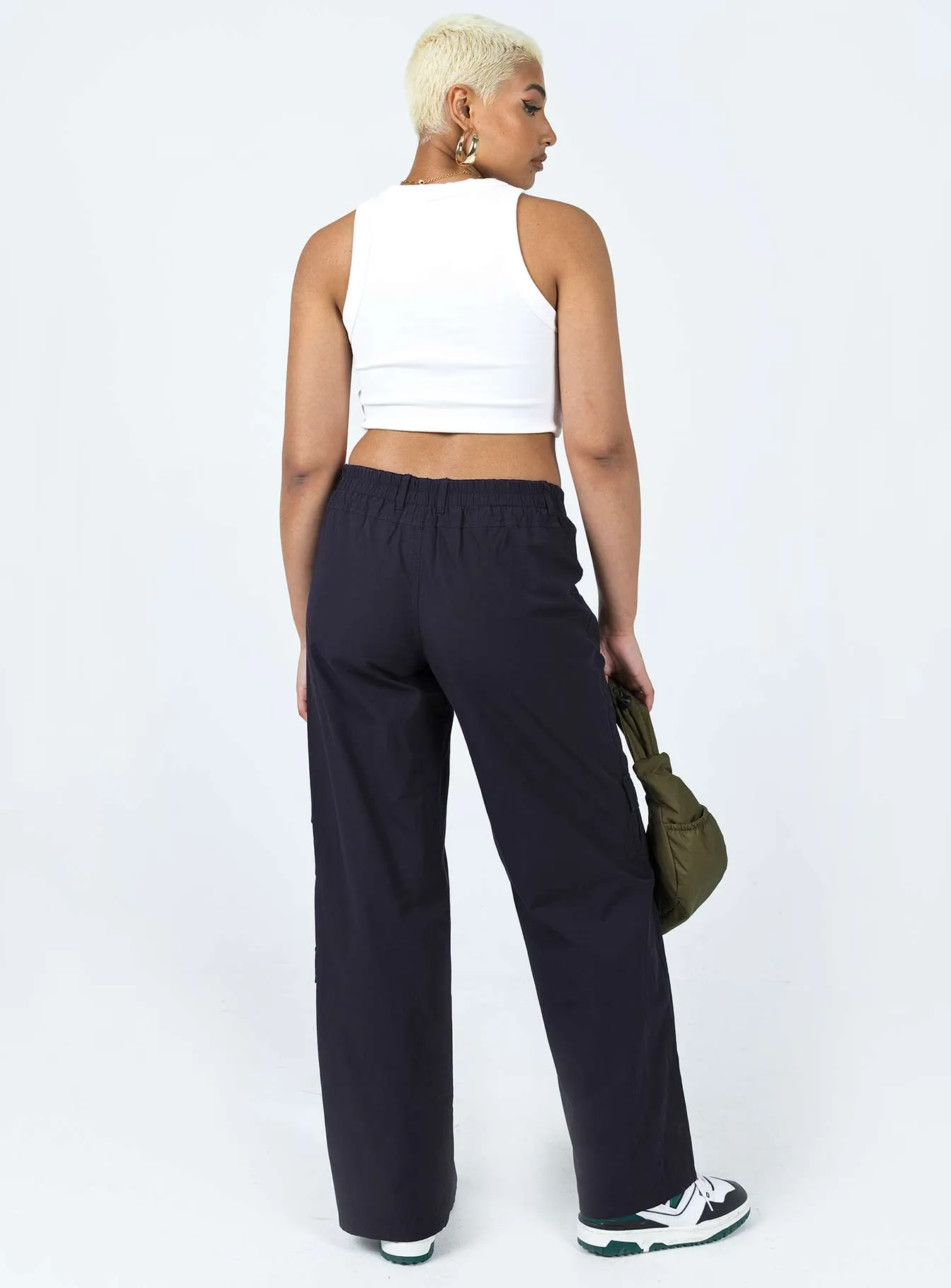 Modern Relaxed Flexible Motion Boulevard Low Rise Cargo Pants Navy