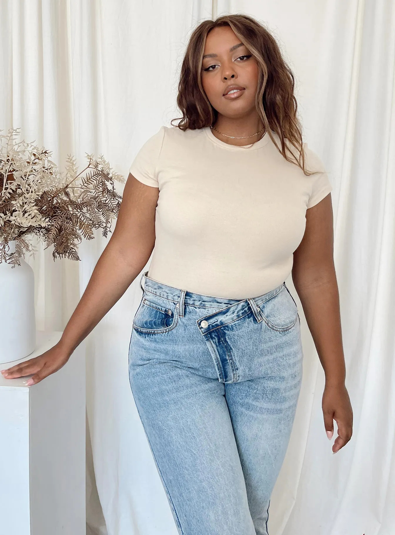 Harlea Bodysuit Beige Curve short sleeve bodysuit