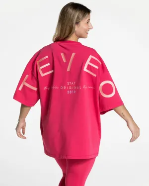 Signature Oversized T-Shirt "Berry" Odor Resistant Material Chilly Day Essentials