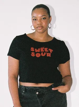 casual and comfortable Sweet N Sour Tee Black / Red Curve