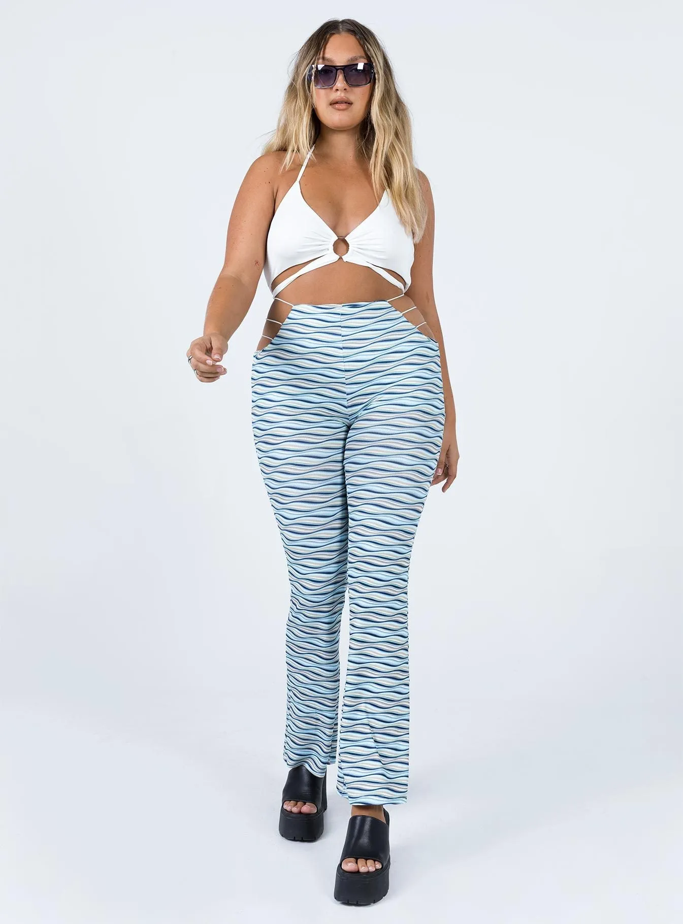 SeamlessConstruction Functional fashion wear Venus Flare Pants Green