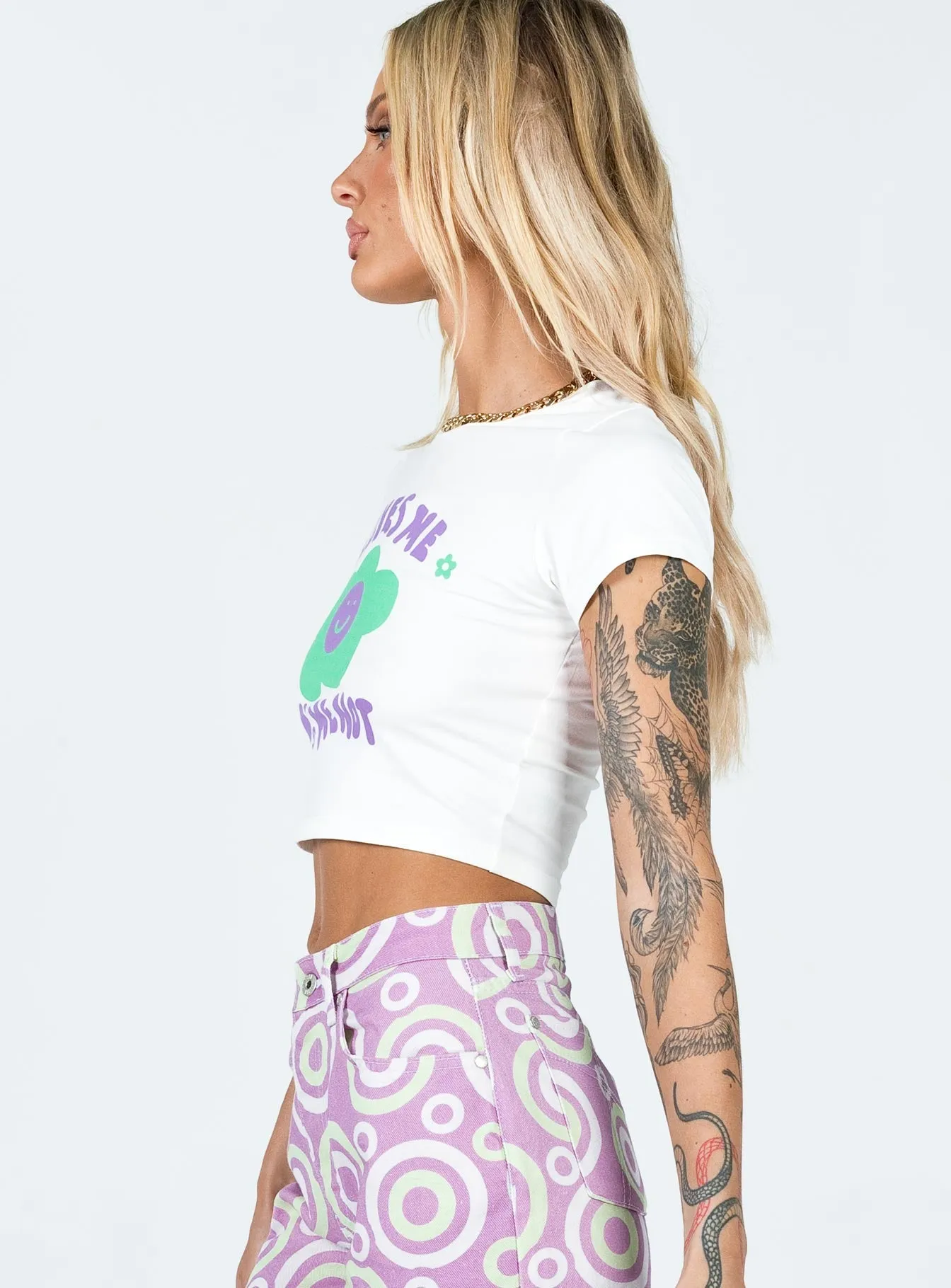 Smart Fit Casual Vibe Love Me Not Cropped Tee White