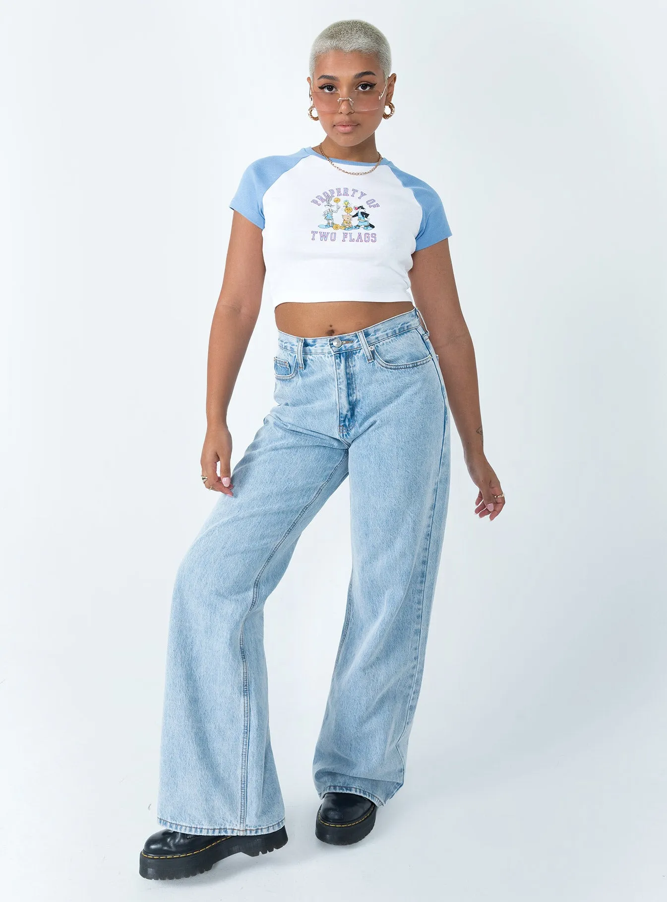 Wear Resistant Fabric Weekend Ready Looney Tunes Two Flags Cropped Tee White / Blue