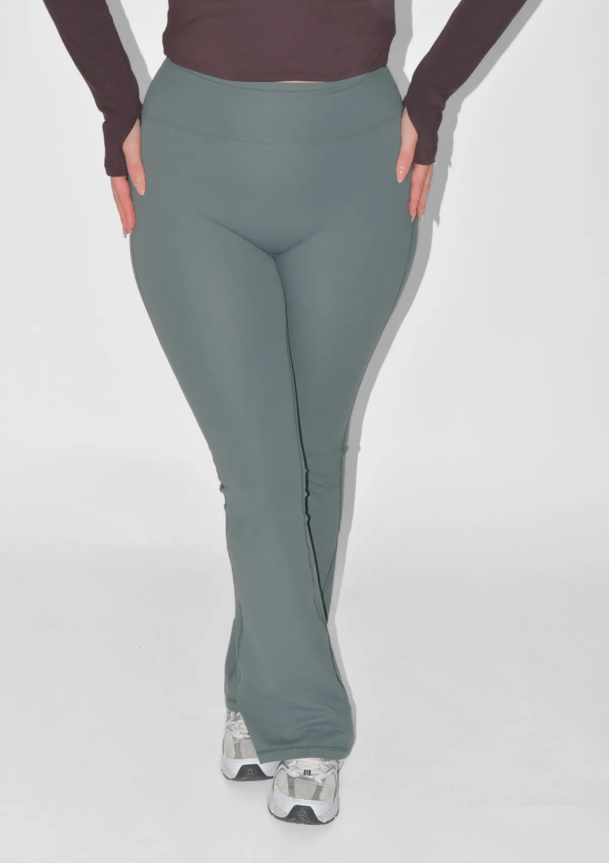 Sleek Fit Design High Stretchability Flared Leggings - Olive