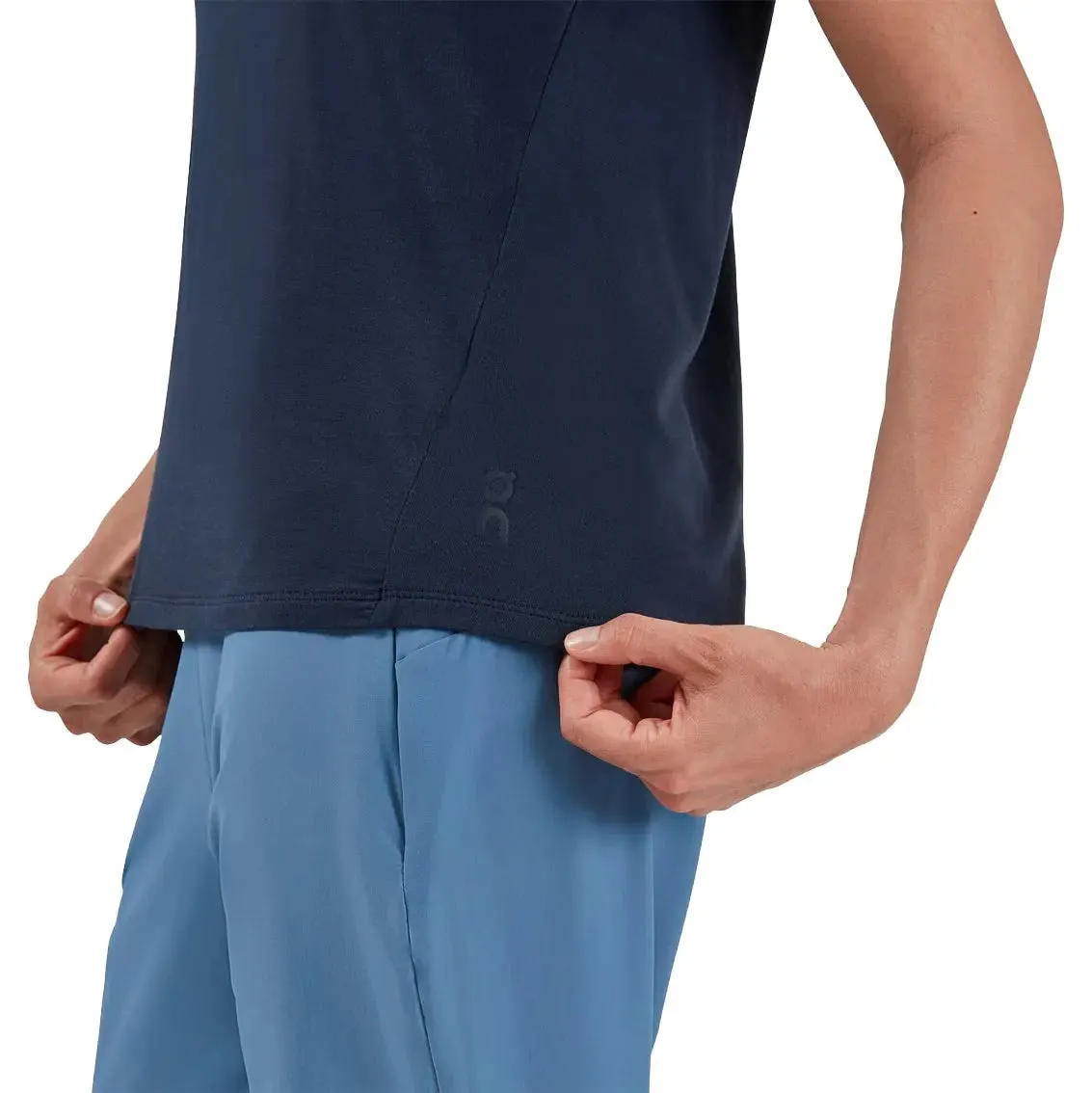 Womens On Running Active-T Breathe - Navy Simple Yet Elegant Trendy Comfort Fit