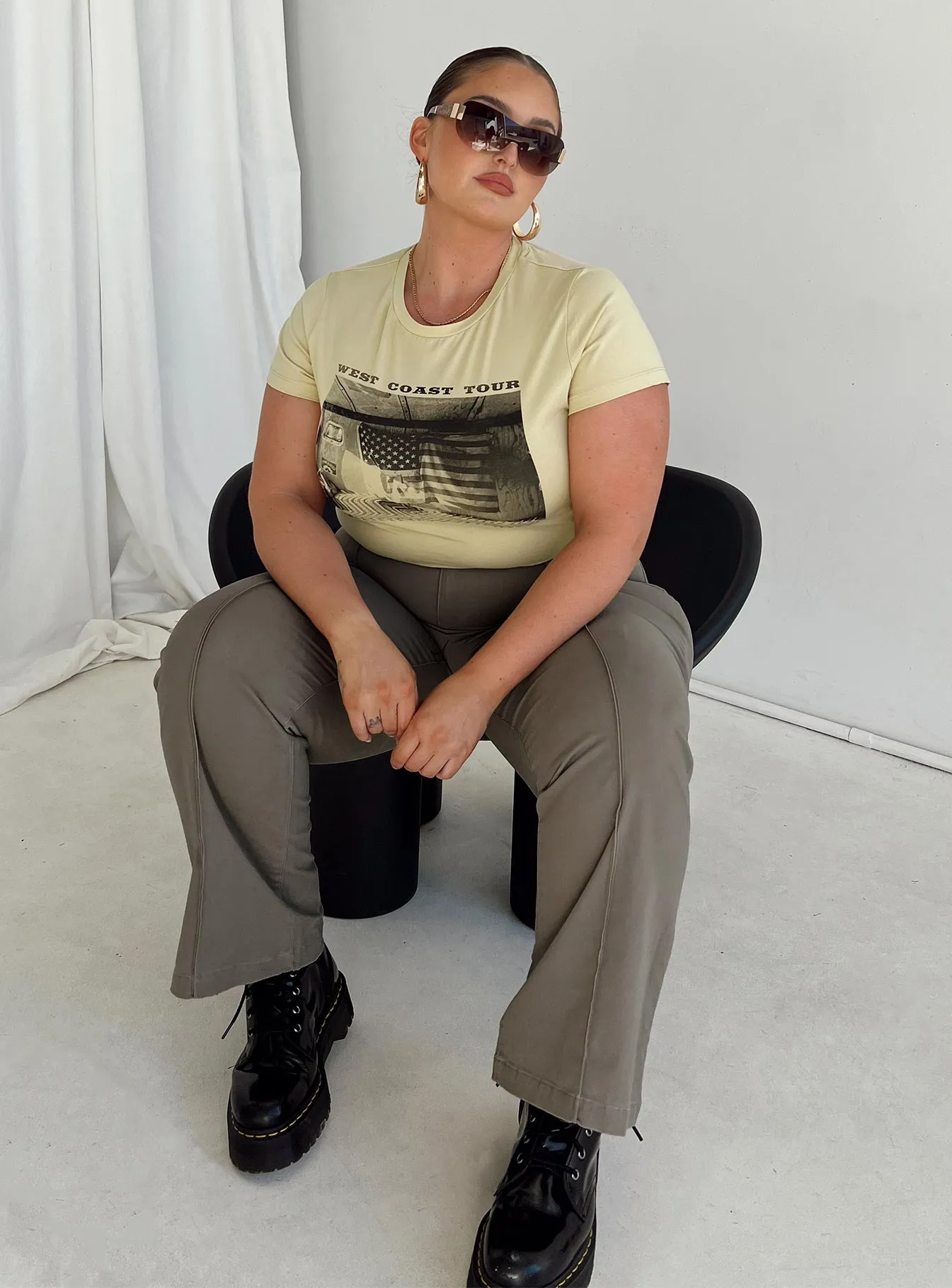 Clean Finish Bass Drop Mid Rise Bootleg Pant Curve Khaki