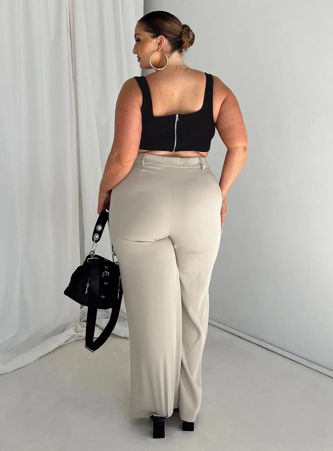 Archer Pants Taupe Curve Soft Lines Flexible shape