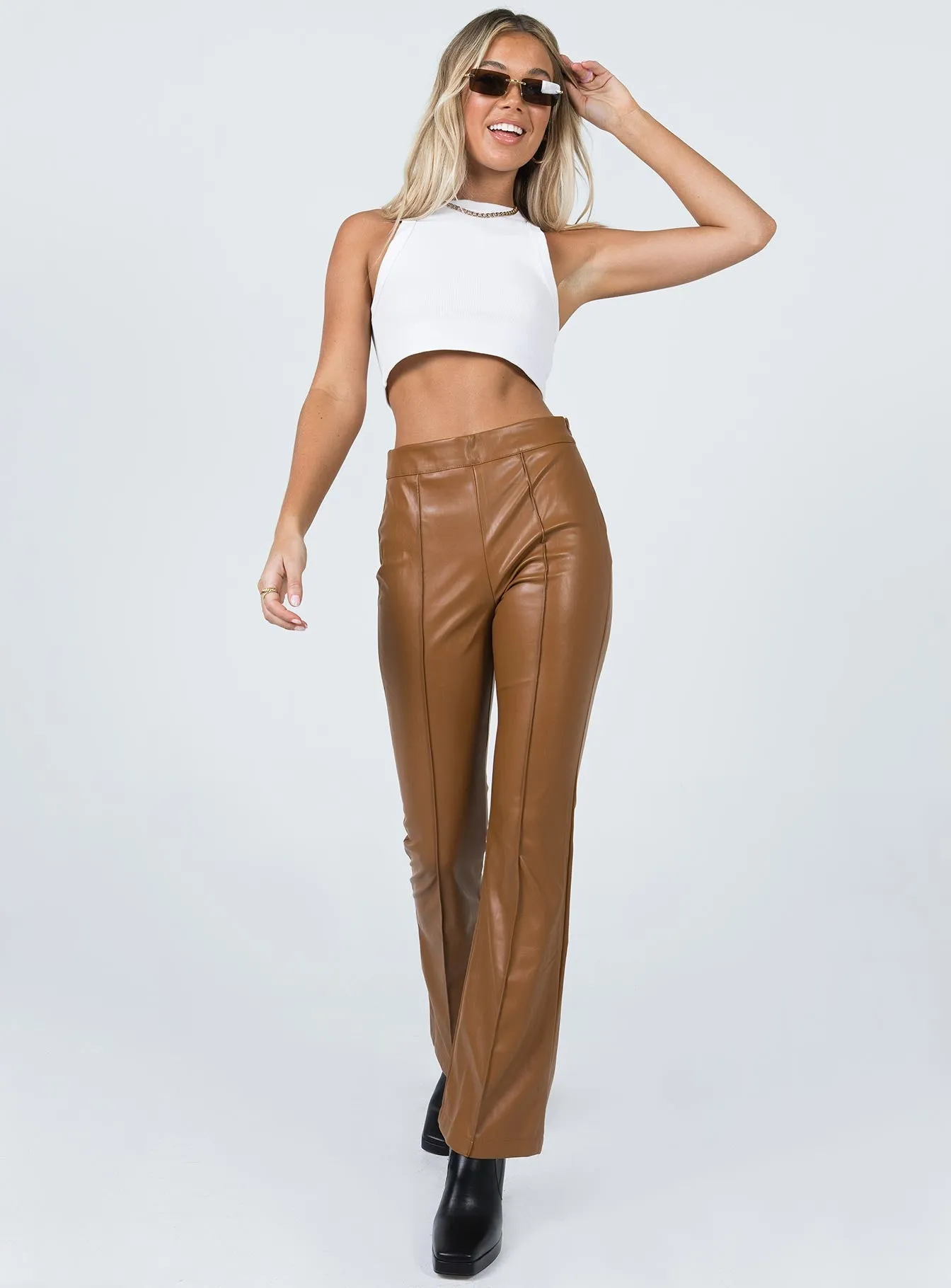 Lightweight Fit Roll-up style Braden Pants Brown