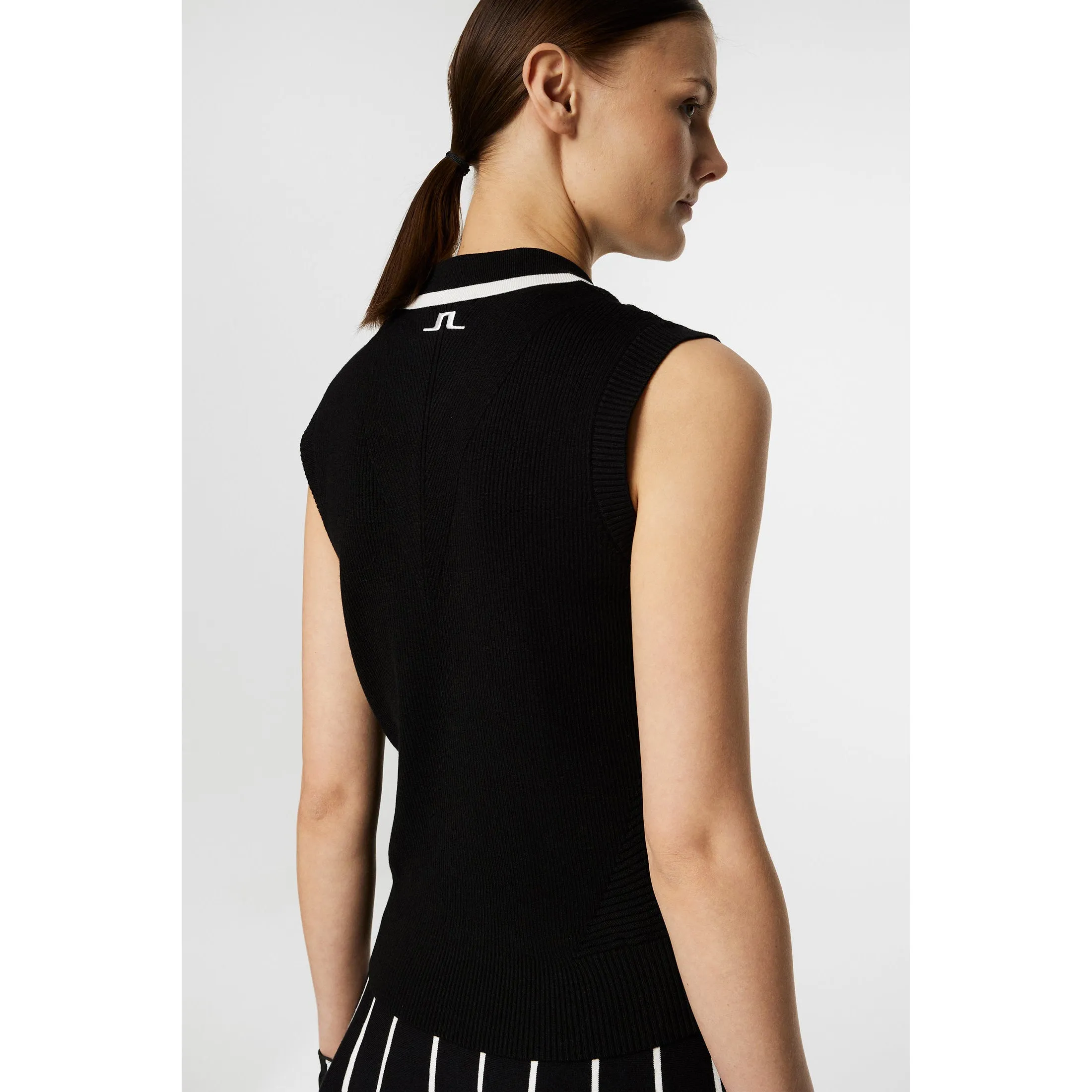 MinimalistStyle J.Lindeberg Women's Ramona Sleeveless Knitted Golf Polo Shirt - Black