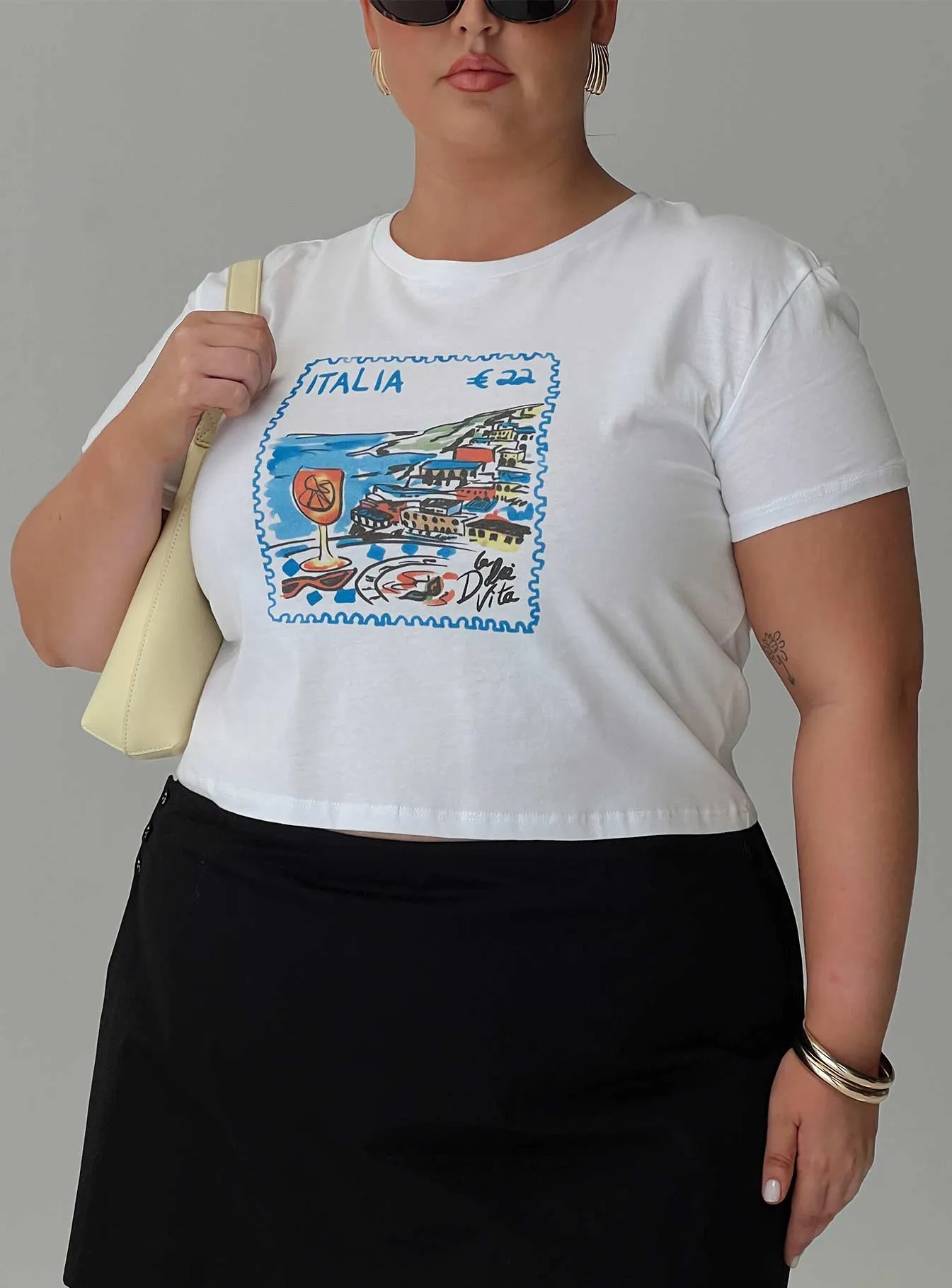 Edenia Tee White Curve Stretch Fit Design Outdoor Sports