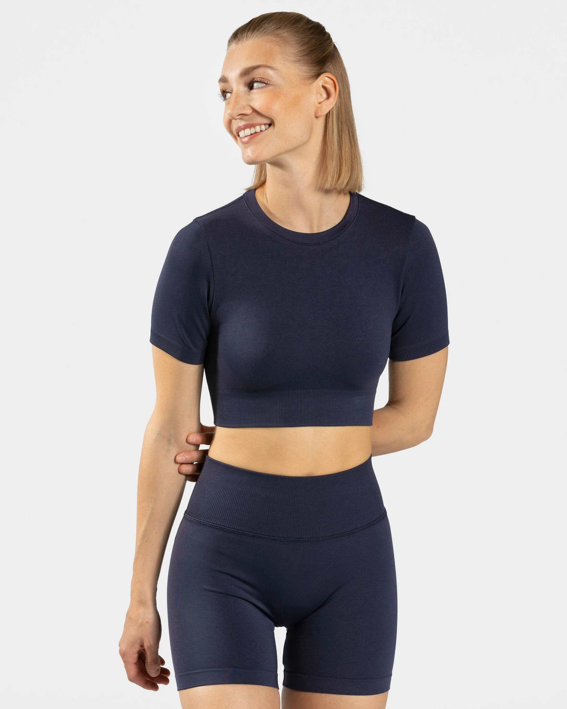 Sensation Crop Top "Dunkelblau" Relaxed Armhole Cut