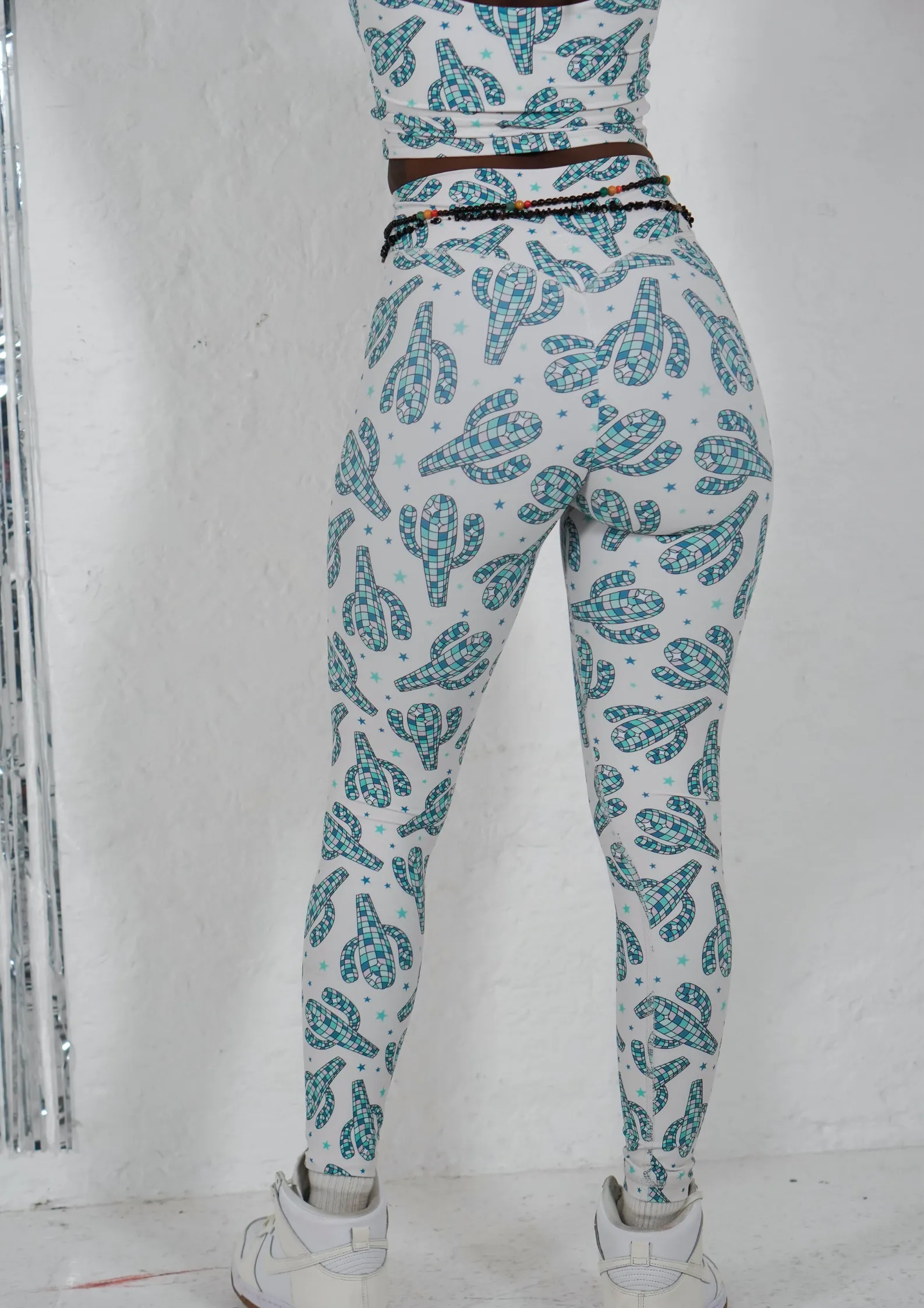 Body-Conscious Fit High Waist Unisex Style Disco Cactus V-Booty Leggings