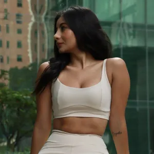 TOP DEPORTIVO PARA MUJER ESENCIAL Satin