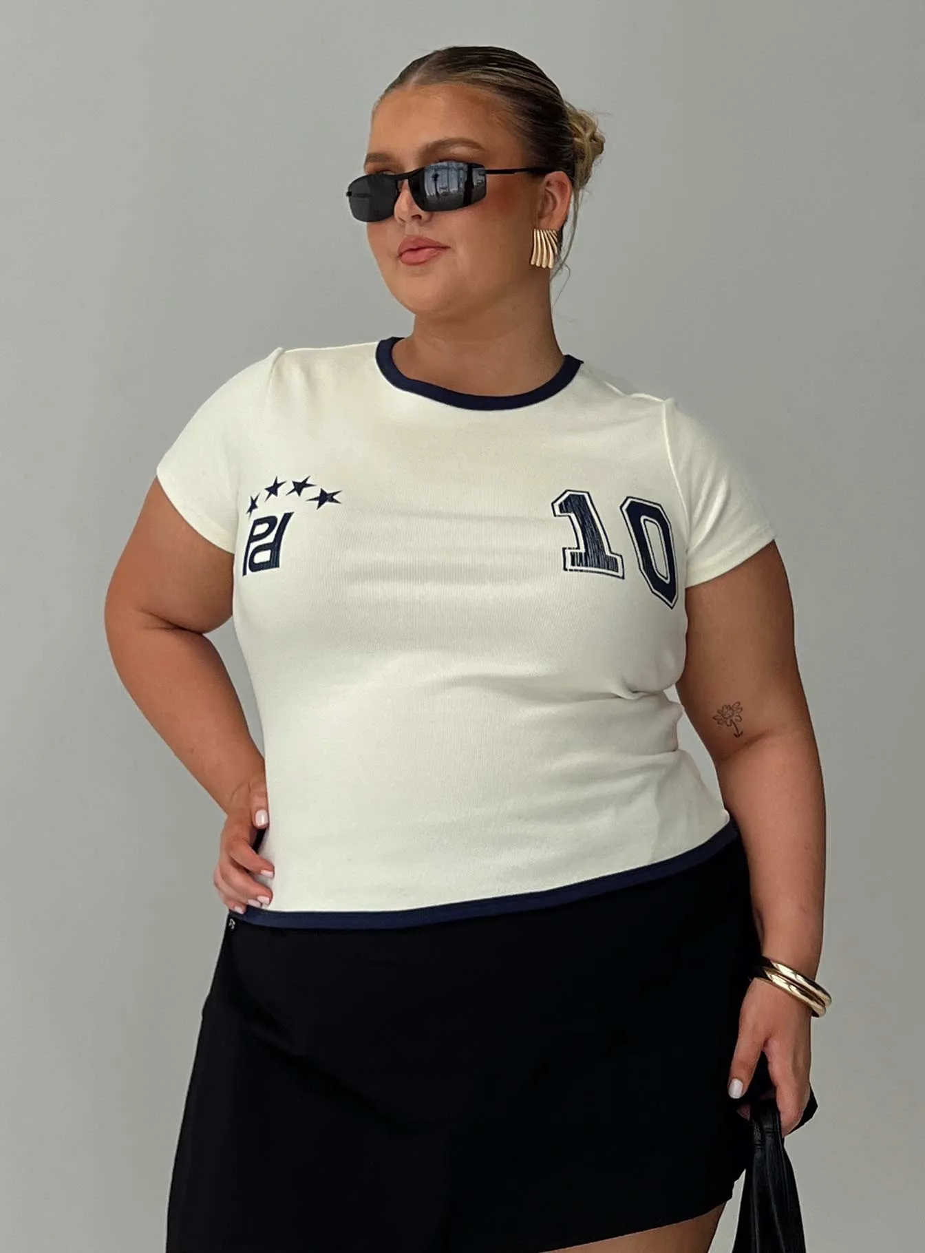 Effortless Vibe Track Record Graphic Top Cream Curve
