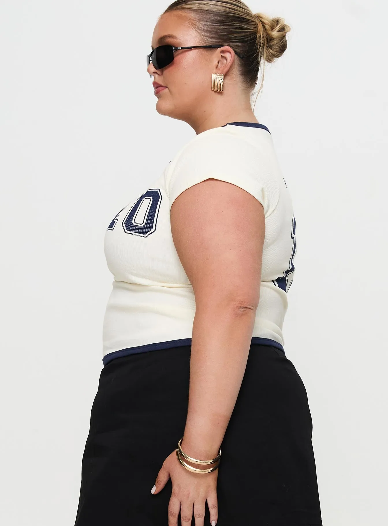 Relaxed Armhole Cut Track Record Graphic Top Cream Curve