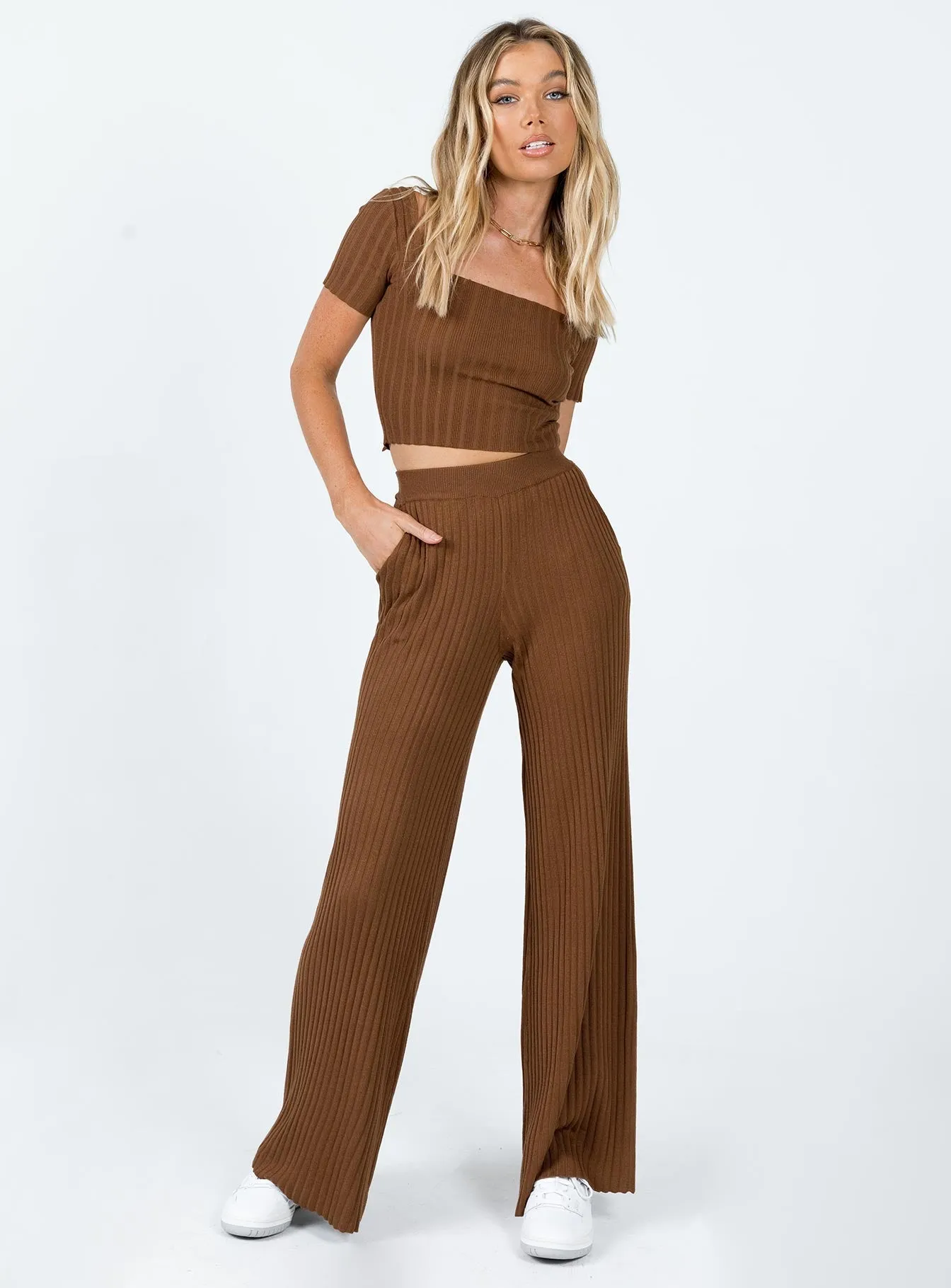 Katie Set Chocolate Seam-Free Street Active