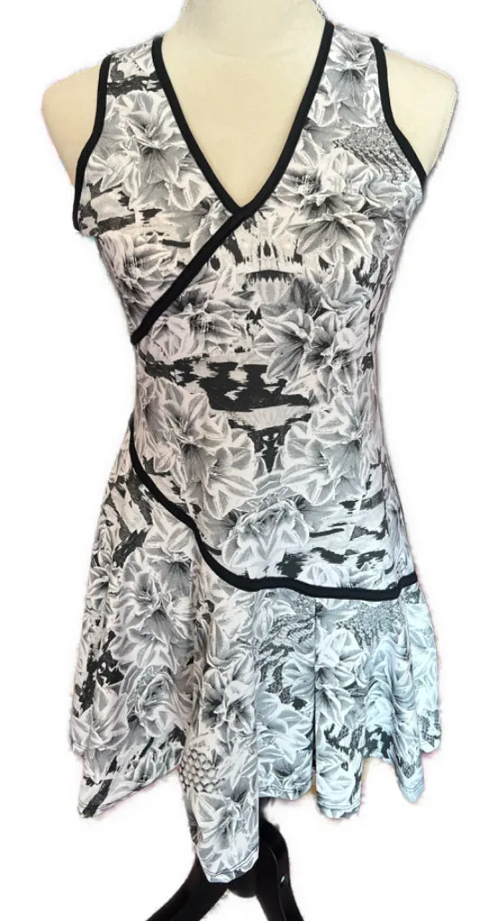 Eleven By Venus William Floral Tennis Dress Size M MSP$108 Comfy Comfort