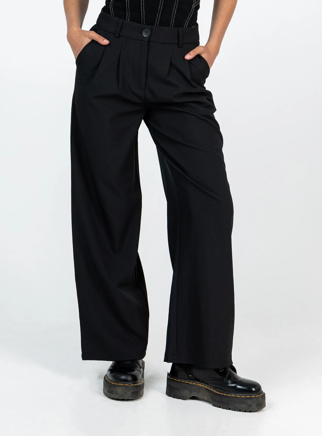 Archer Pants Black Petite Basic Style