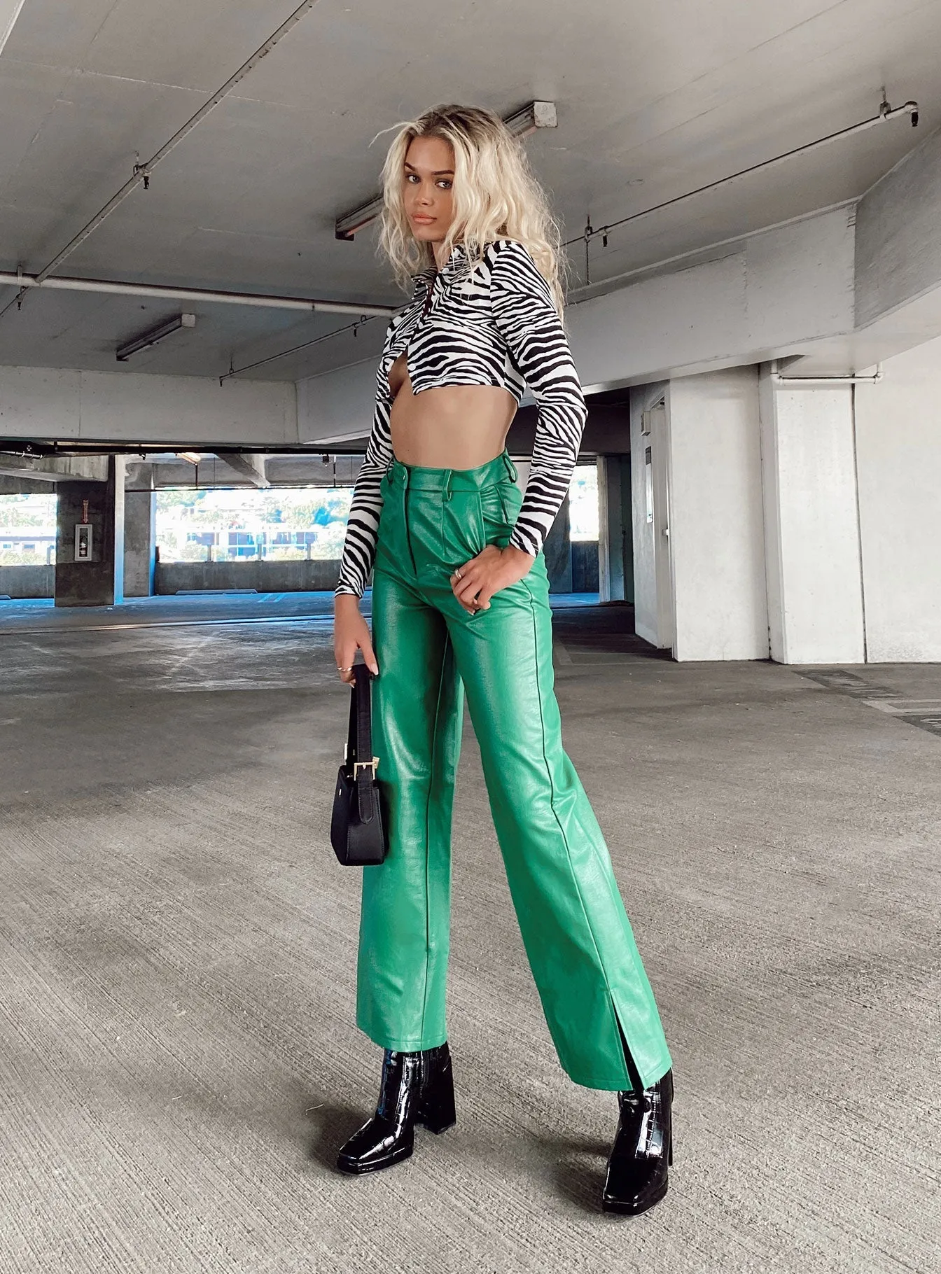 Suki Pants Green Roomy Shape Boho chic